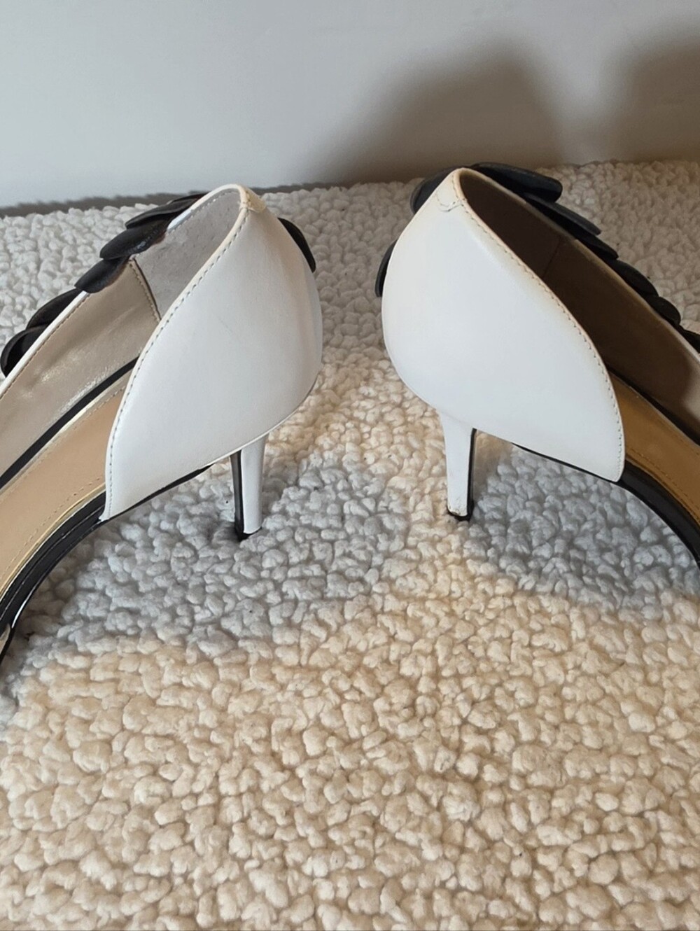 White House Black Market White Pointed Pumps with Black Knot Accent - Picture 4 of 13